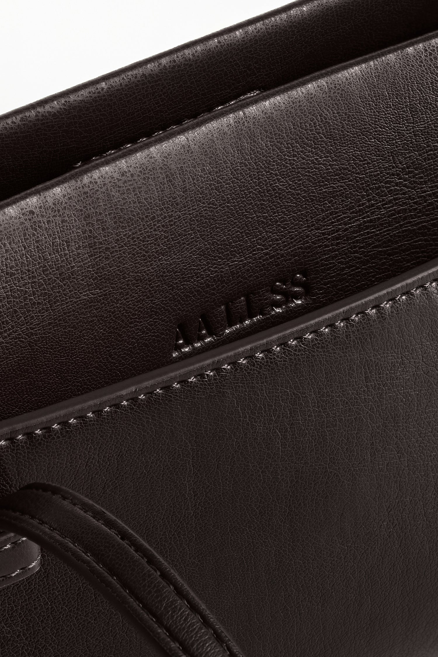 Belle Handbag in Bark