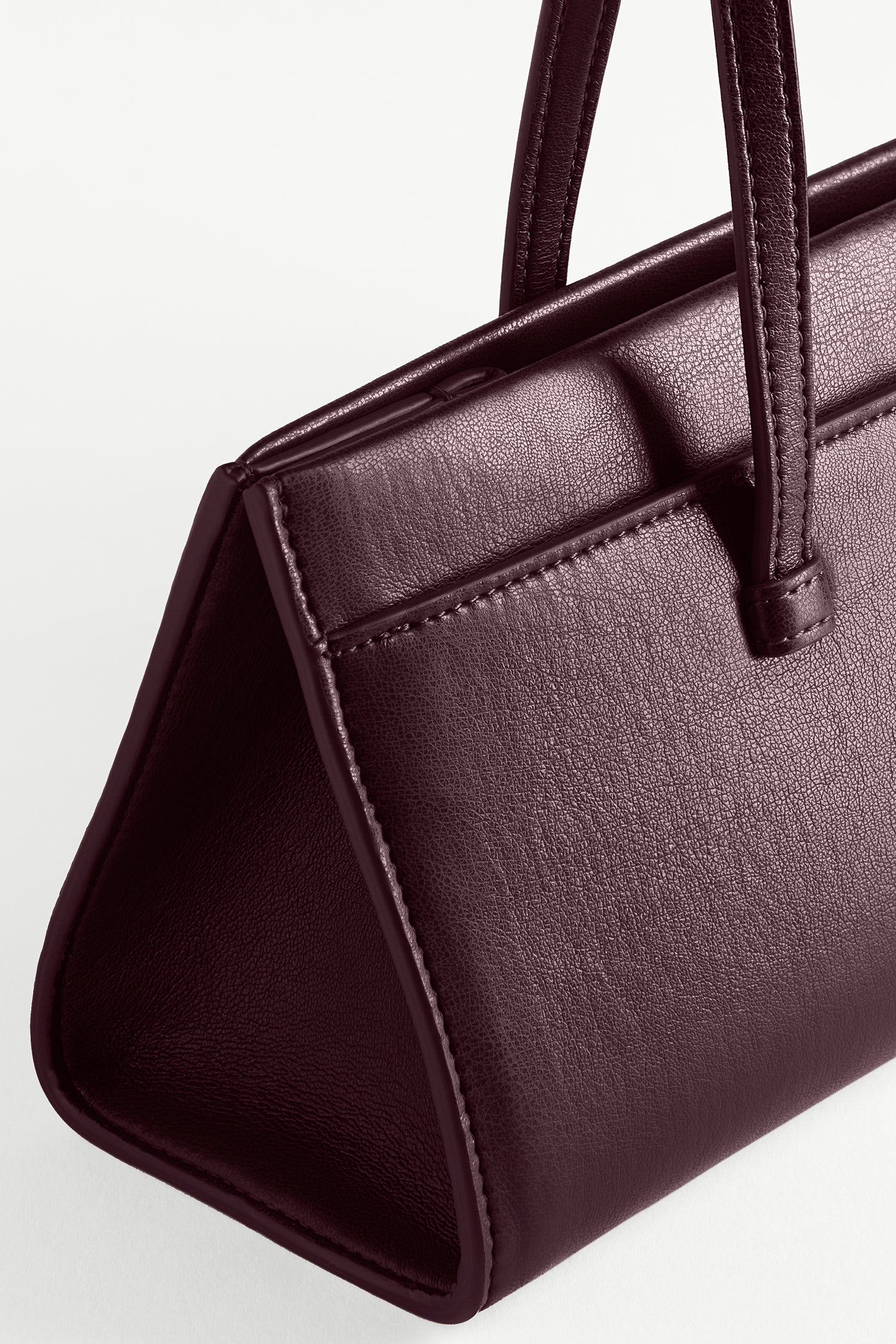 Belle Handbag in Bordeaux