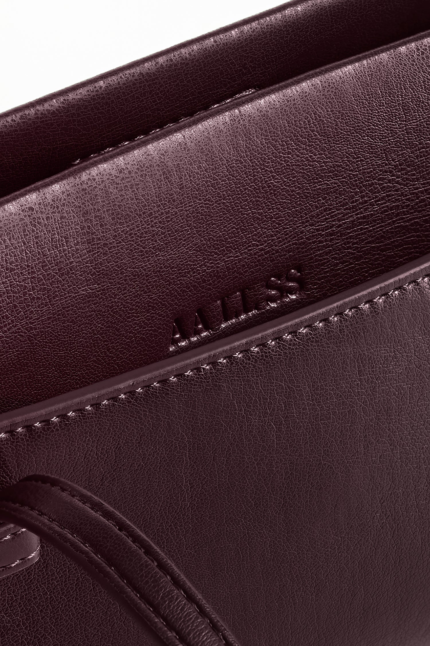 Belle Handbag in Bordeaux